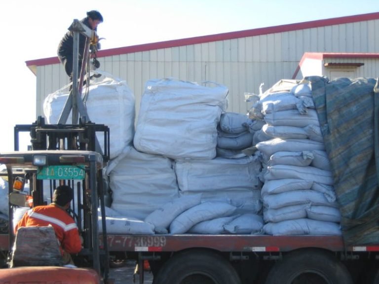 Silica fume for refractory