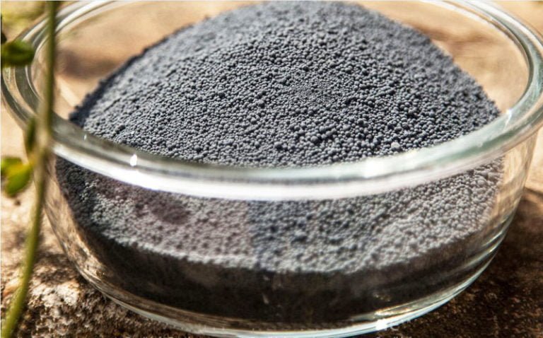 Use of microsilica in concrete